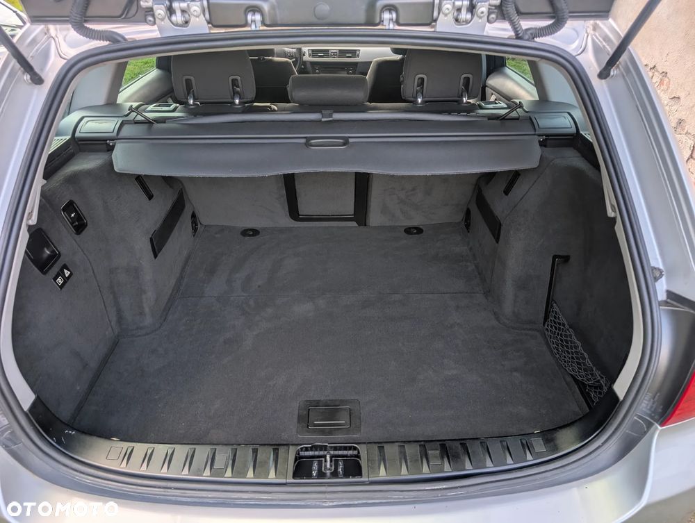BMW Seria 3 318i - 11