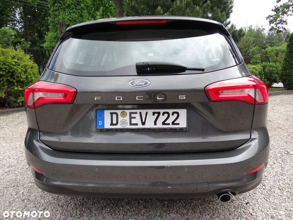 Ford Focus 1.5 EcoBlue Start-Stopp-System TITANIUM - 11