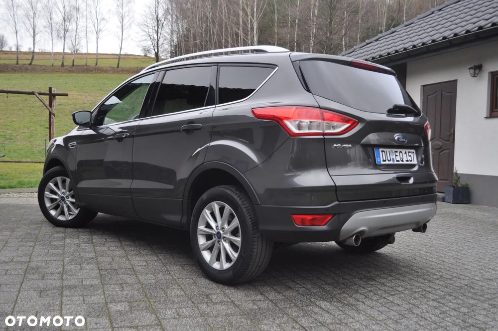 Ford Kuga 2.0 TDCi 2x4 Titanium - 6