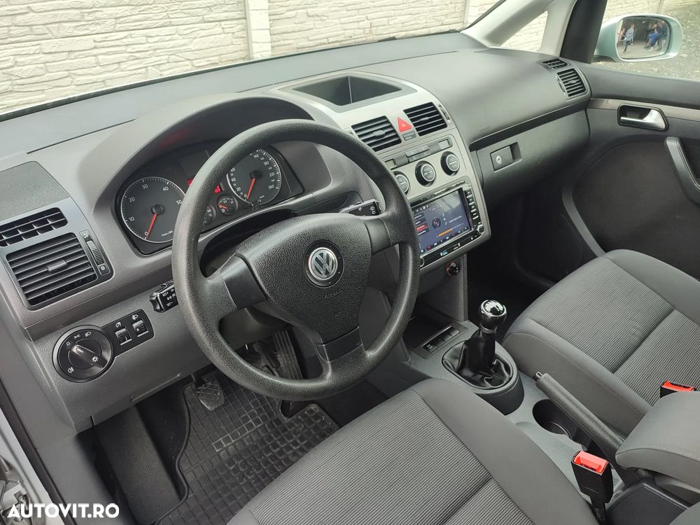 Volkswagen Touran - 7