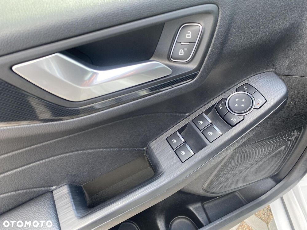 Ford Kuga - 9