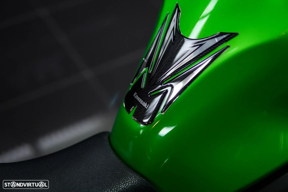 Kawasaki ZR 900 Akrapovic Full Titanium - 11