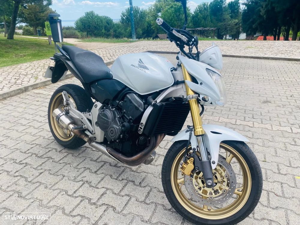 Honda Hornet Com escape rendimentos e varios extras - 1