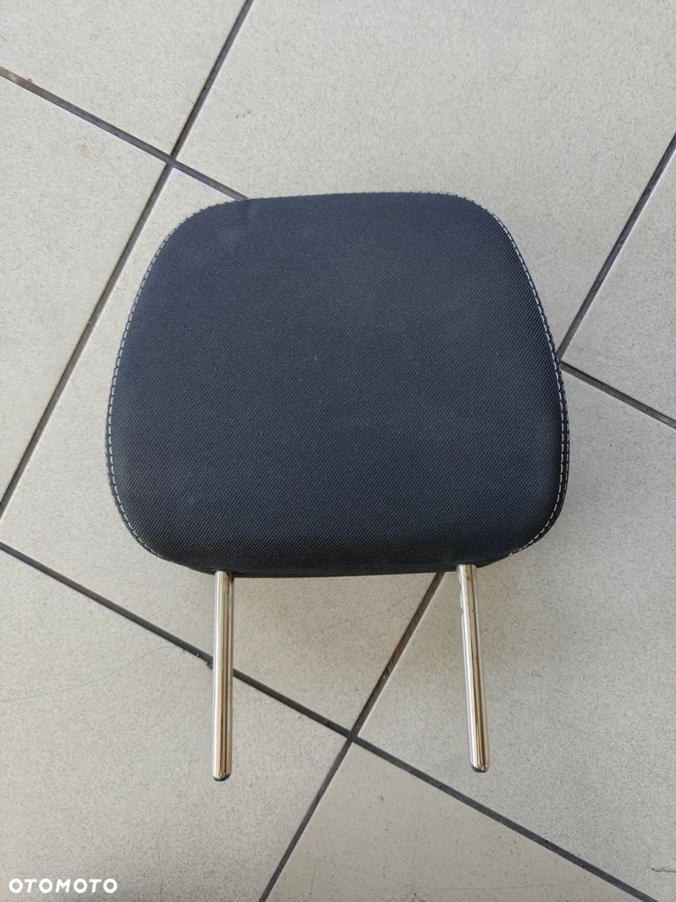 Suzuki Vitara od 2015 zagłówek przód - 1