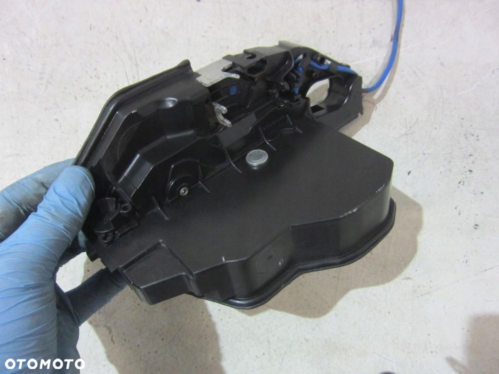 BMW 6 F06 GRAN COUPE ZAMEK DRZWI DOCIĄG LEWY TYŁ 7276321 51227276321 - 4