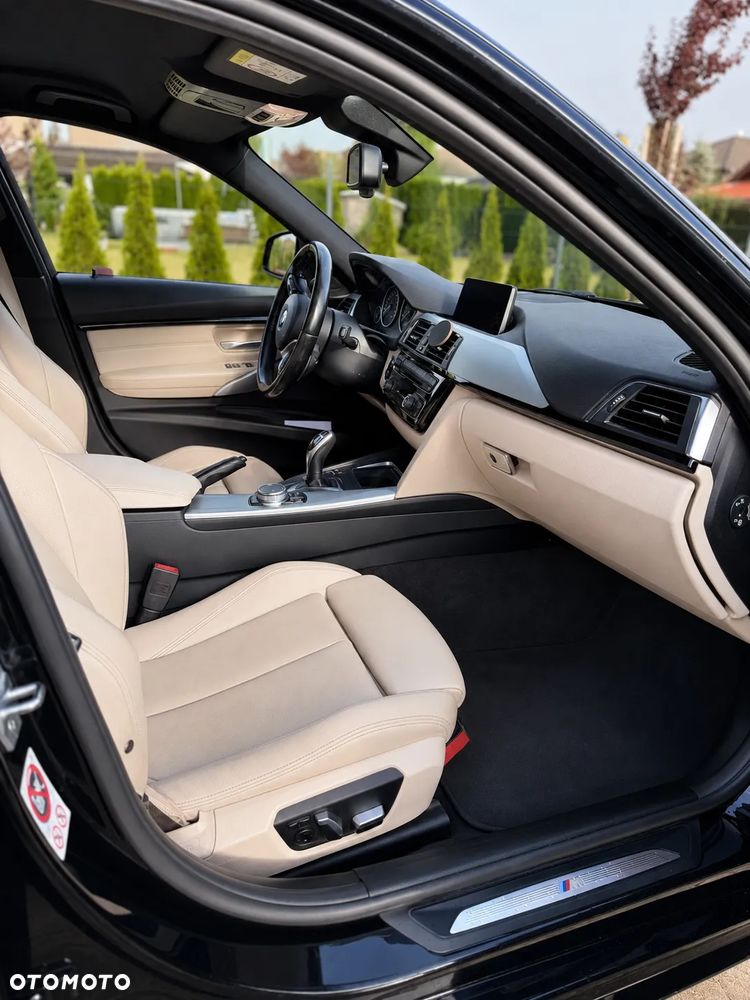BMW Seria 3 330i xDrive M Sport Shadow - 19