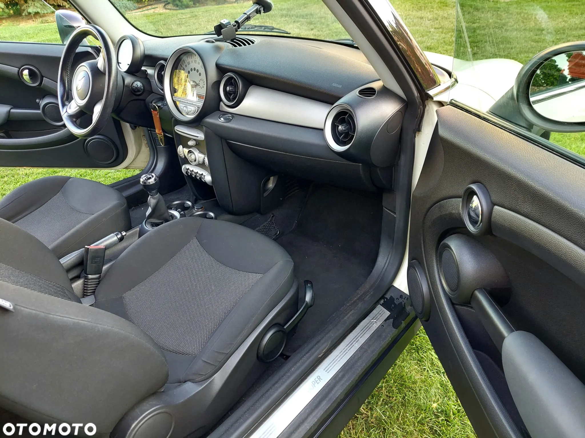 MINI Cooper Standard - 10