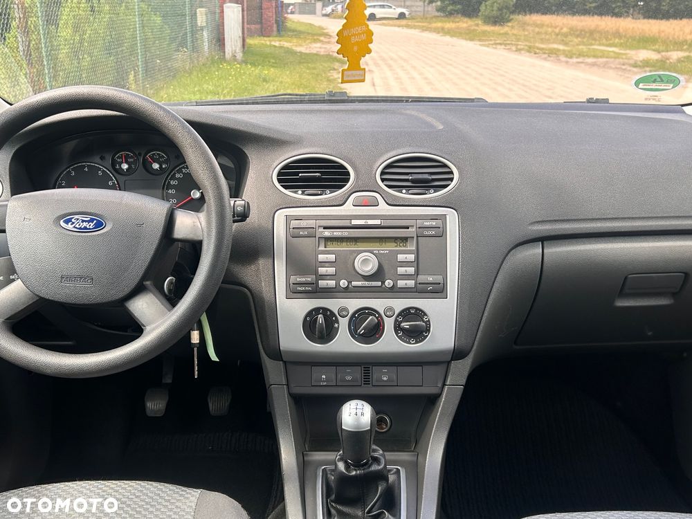 Ford Focus 1.6 16V Style - 24