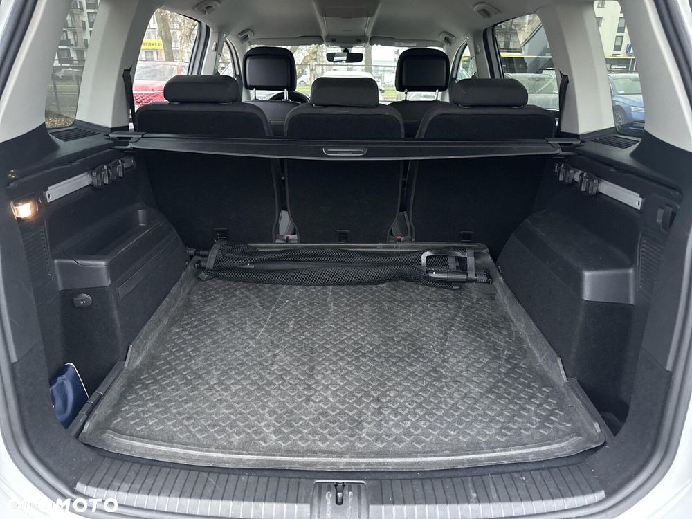 Volkswagen Touran 1.4 TSI BMT Highline DSG - 35