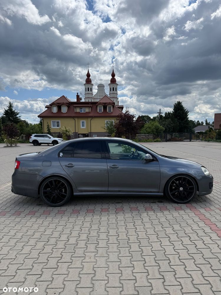 Volkswagen Jetta 2.0 TSI Sportline DSG - 6