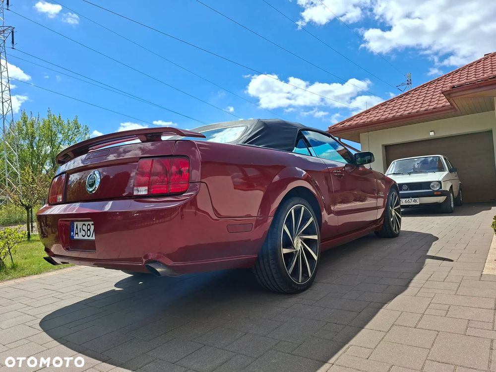 Ford Mustang - 7
