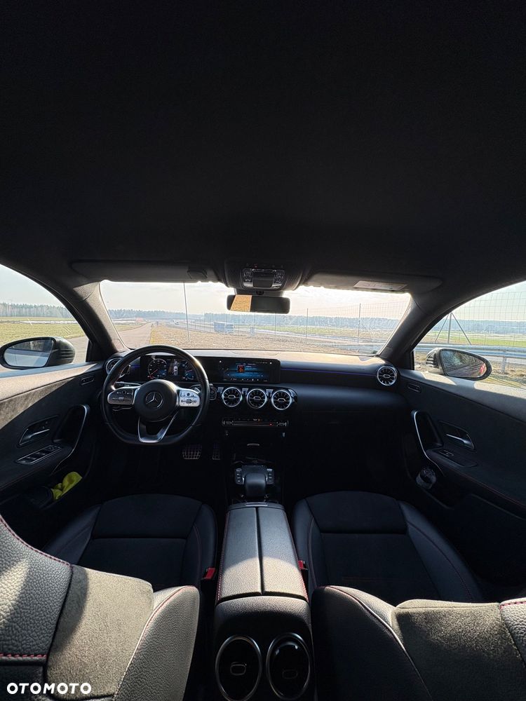 Mercedes-Benz Klasa A 220 4-Matic AMG Line 7G-DCT - 14