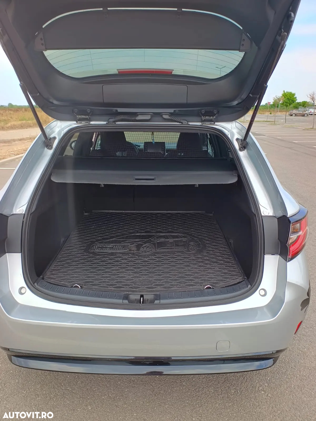 Suzuki Swace 1.8 E-CVT HEV Passion - 13