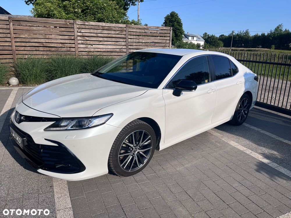 Toyota Camry - 1