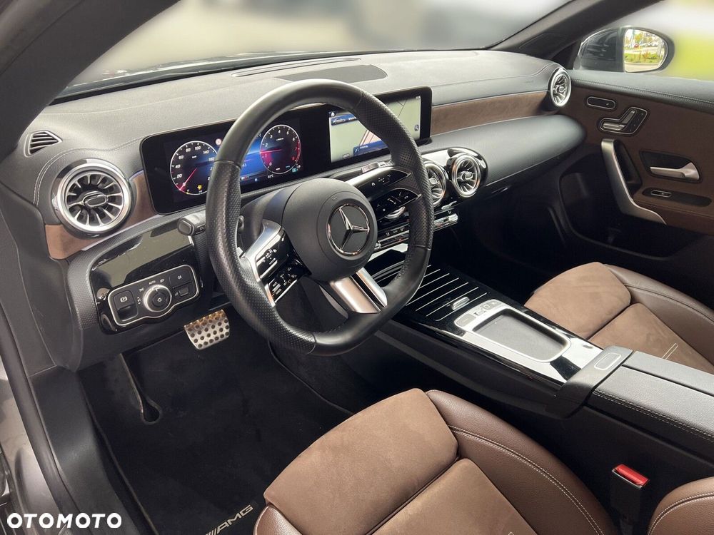 Mercedes-Benz CLA - 10