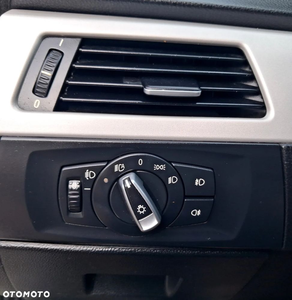 BMW Seria 3 318d DPF Edition Lifestyle - 37