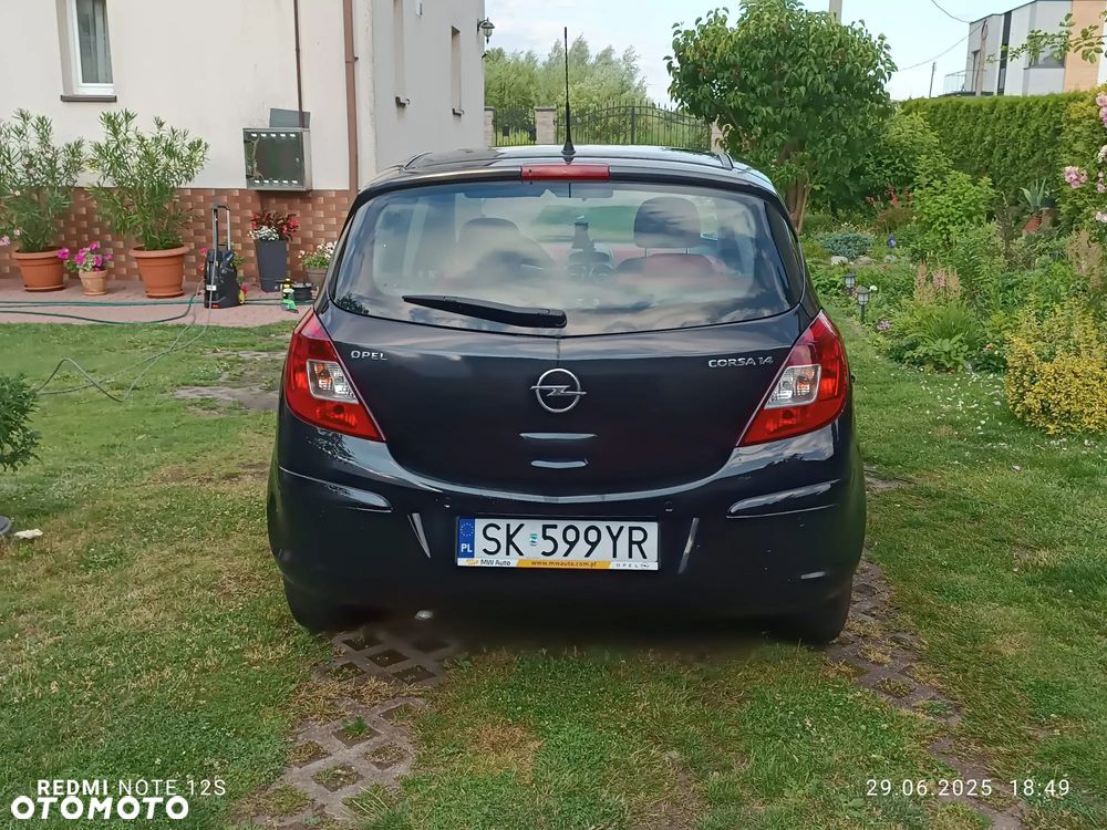 Opel Corsa 1.4 16V Cosmo - 3