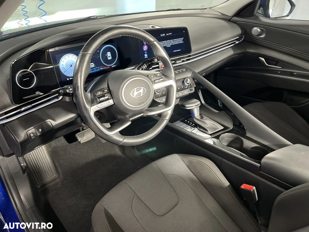 Hyundai Elantra - 14