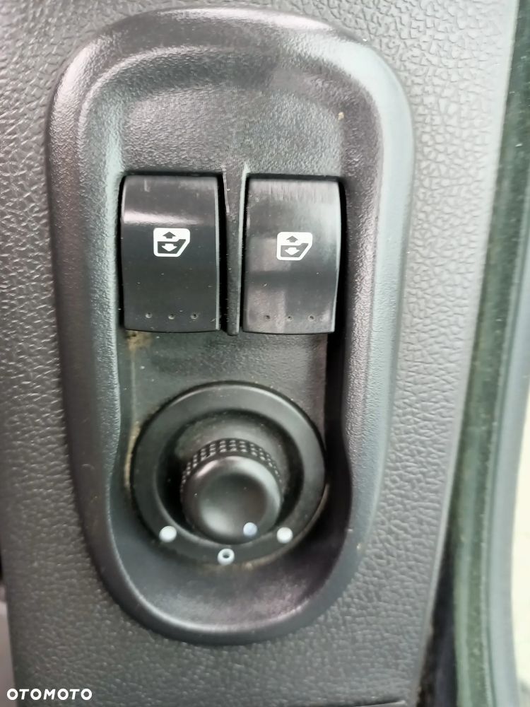 Renault Master Chłodnia Multitemperatura130KM 2 zasilania chłodni - 28