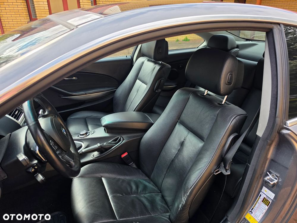 BMW Seria 6 650 i - 7