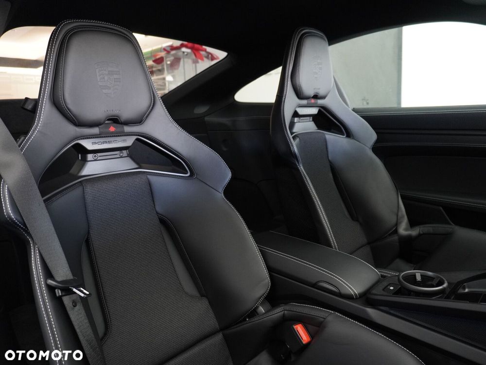 Porsche 911 GT3 Touring PDK - 36