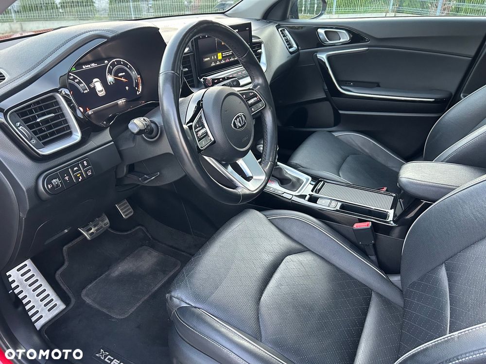 Kia XCeed 1.6 T-GDI L Business Line DCT - 35