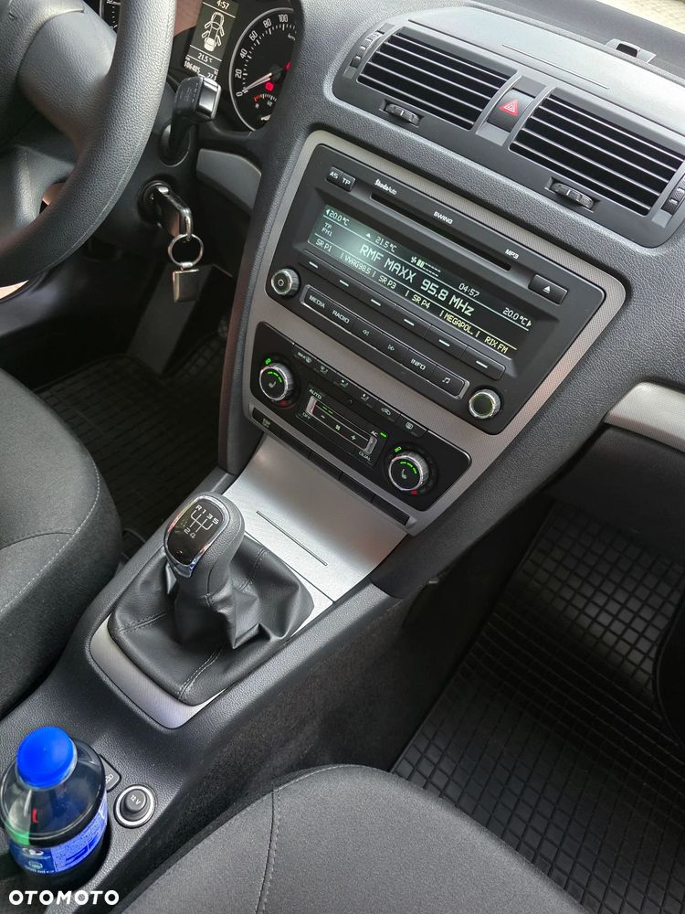 Skoda Octavia 1.6 Elegance - 17