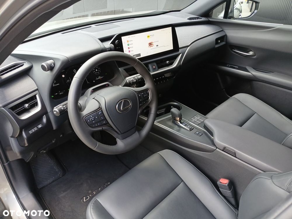 Lexus UX 300h F Sport Design - 14