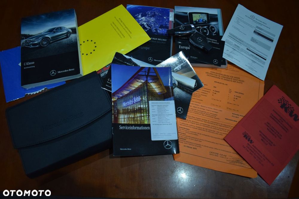 Mercedes-Benz Klasa C 400 4Matic 9G-TRONIC Exclusive - 13