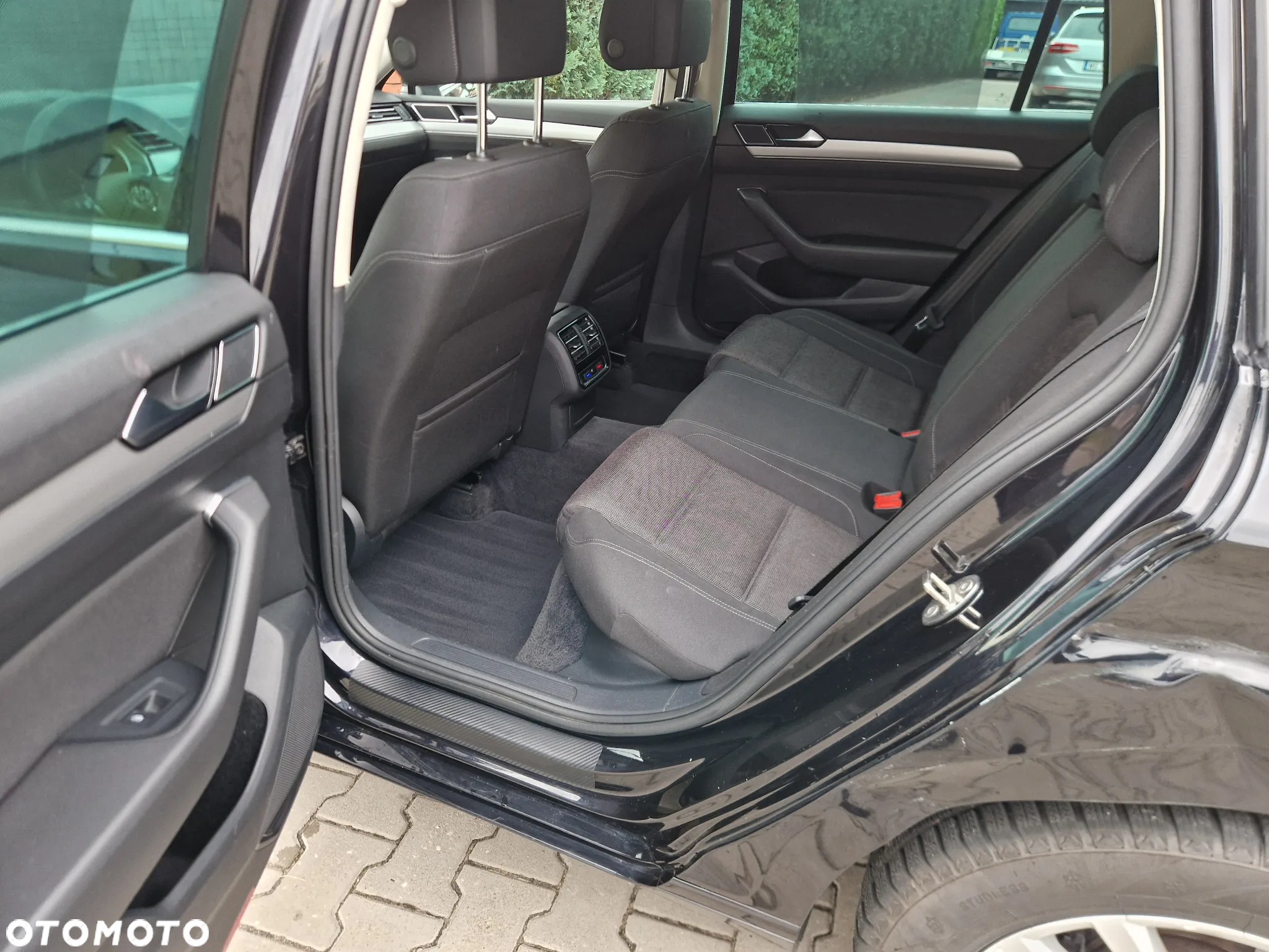 Volkswagen Passat 1.6 TDI BMT Comfortline - 12
