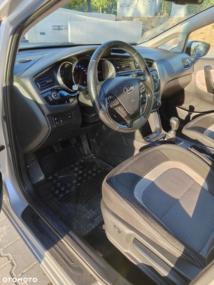 Kia Ceed - 9