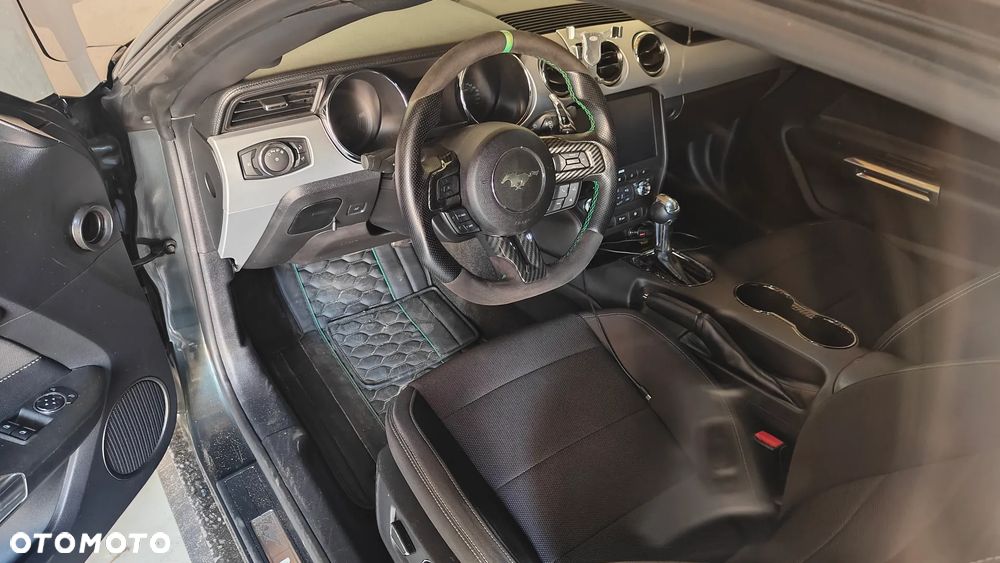 Ford Mustang - 5