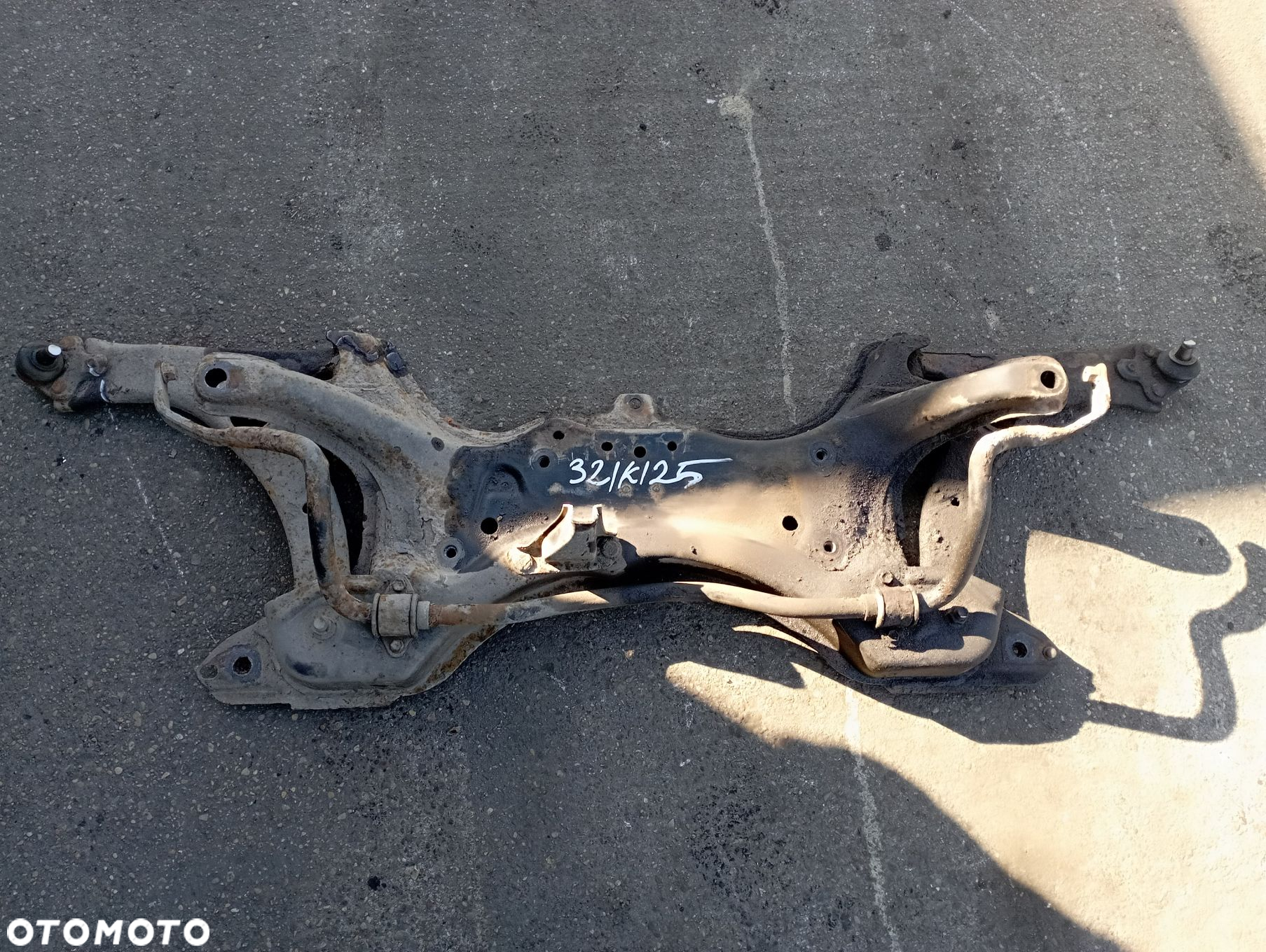 BELKA ZAWIESZENIA SANKI

 TOYOTA
 COROLLA VERSO I - 2