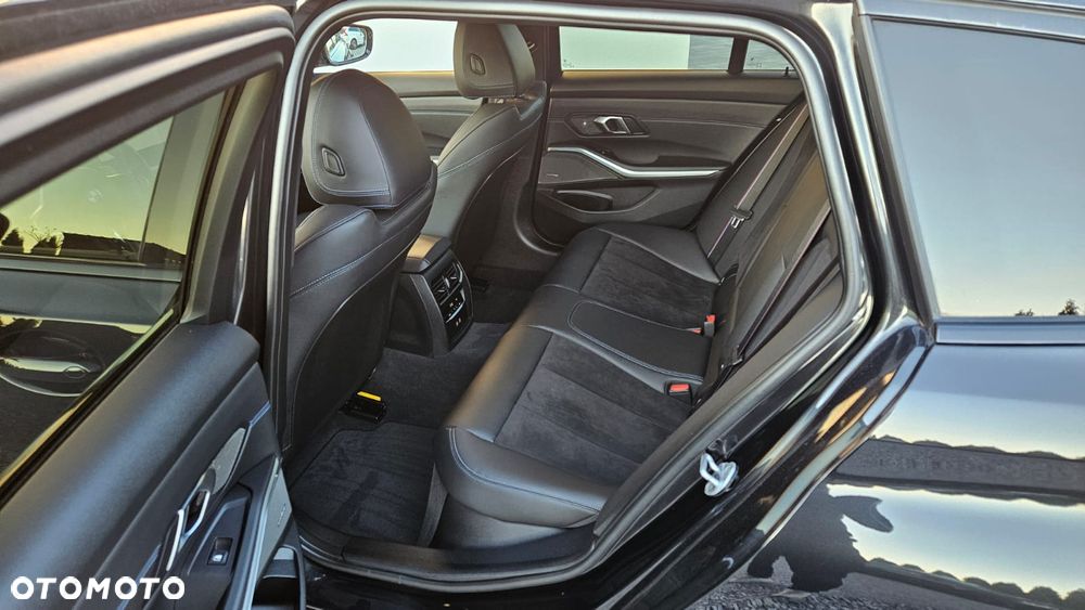 BMW Seria 3 M340i xDrive sport - 30
