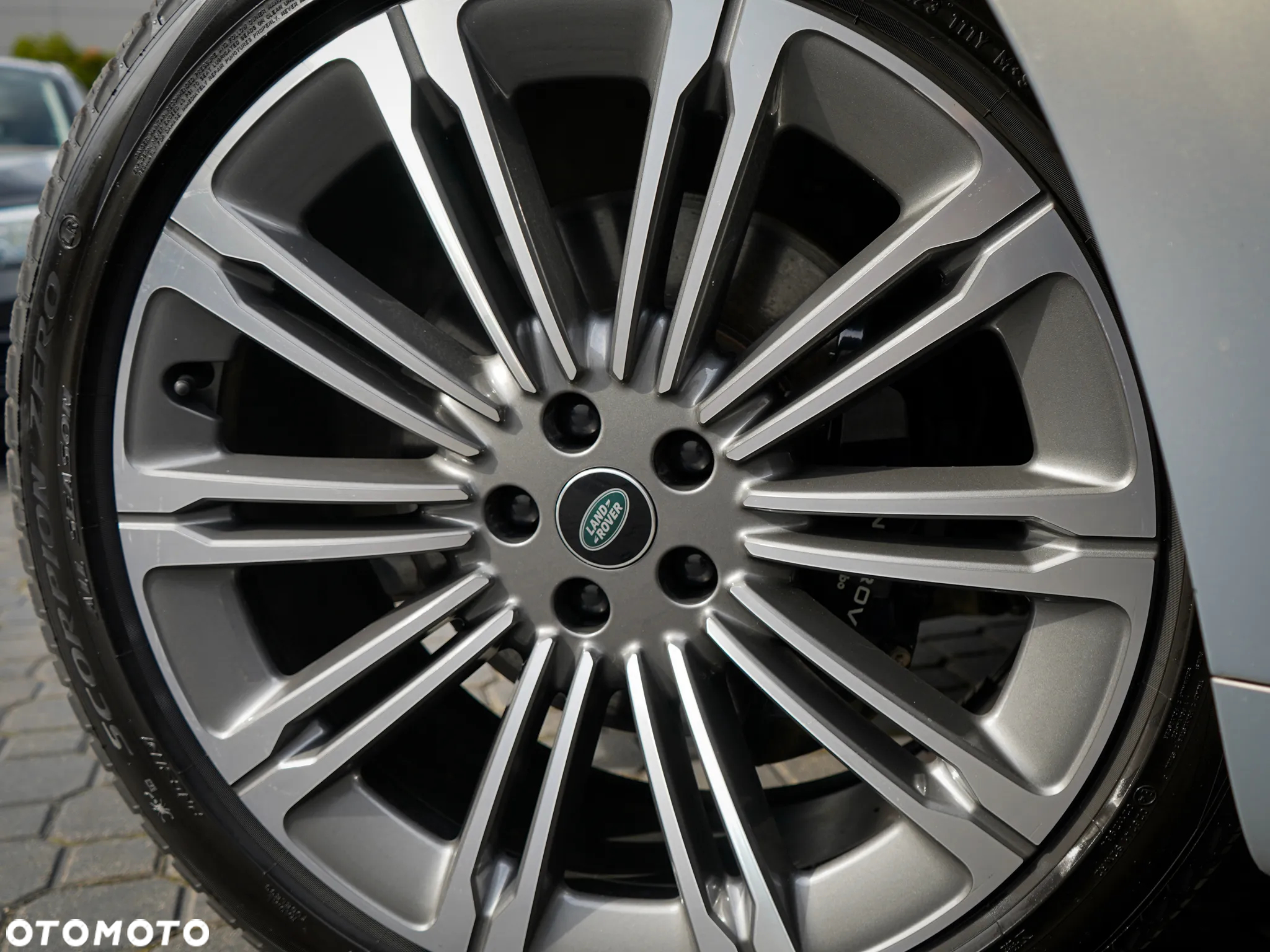 Land Rover Range Rover D350 Autobiography - 11