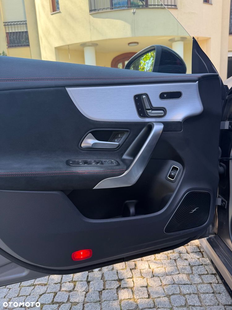 Mercedes-Benz CLA - 24