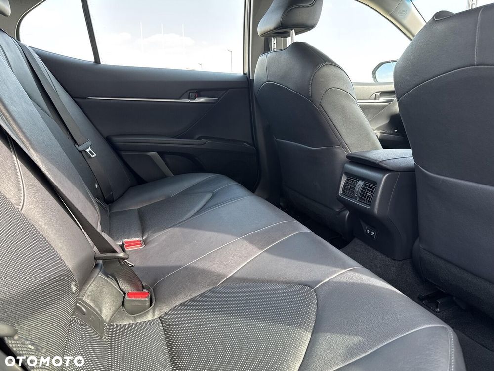 Toyota Camry 2.5 Hybrid Comfort CVT - 11