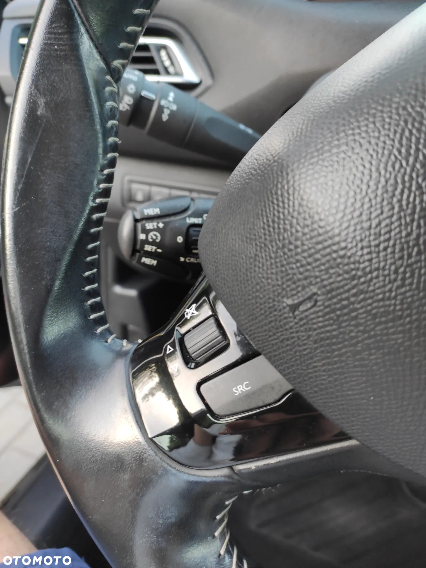 Peugeot 308 1.2 PureTech Allure S&S - 11