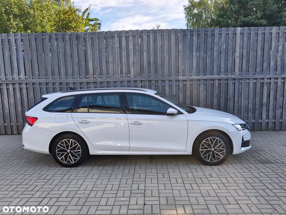 Skoda Octavia 2.0 TDI Edition 130 Selection DSG - 4