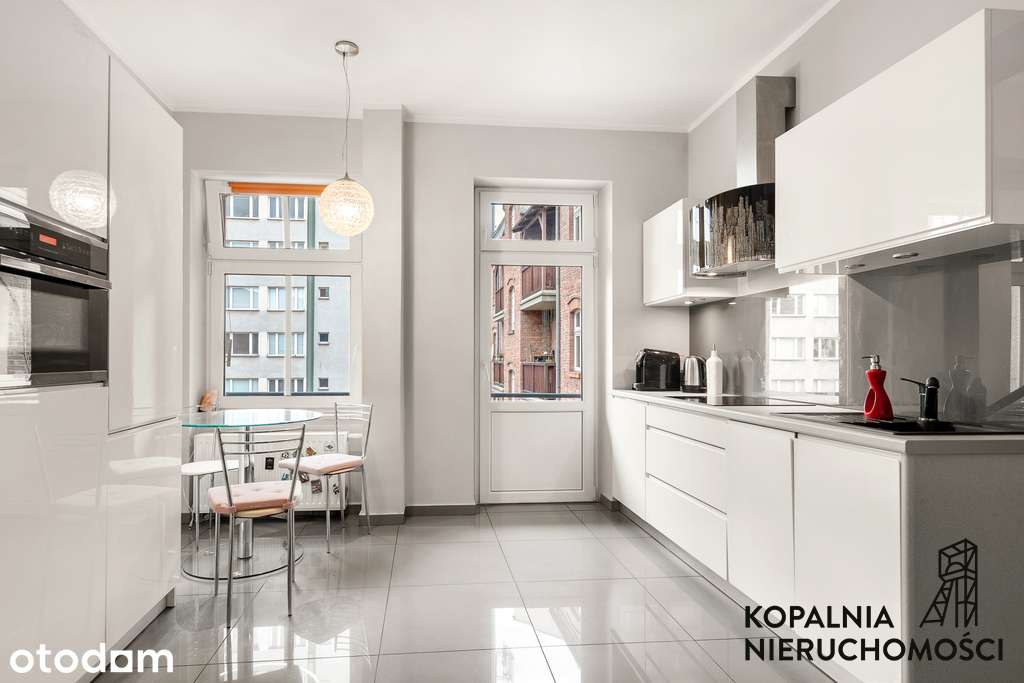 2 Pokojowe mieszkanie z balkonem | Centrum