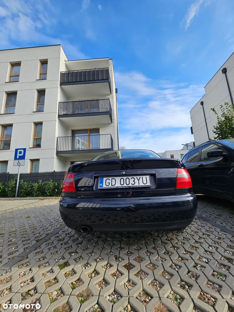 Audi A4 Limousine 1998 photo 3