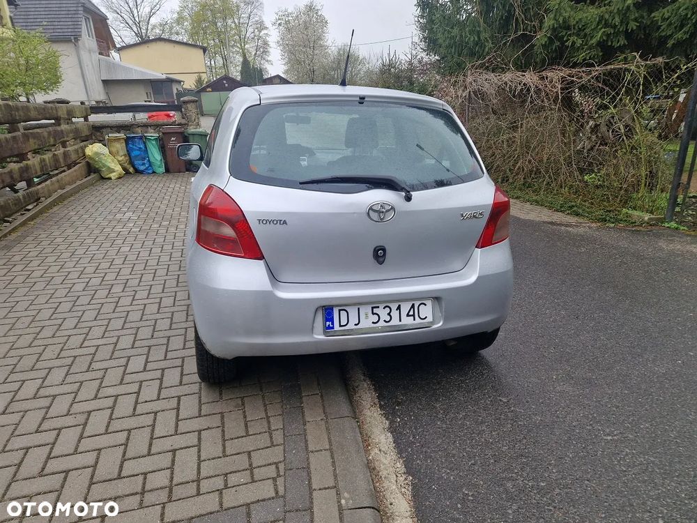 Toyota Yaris 1.3 Terra Gold - 10