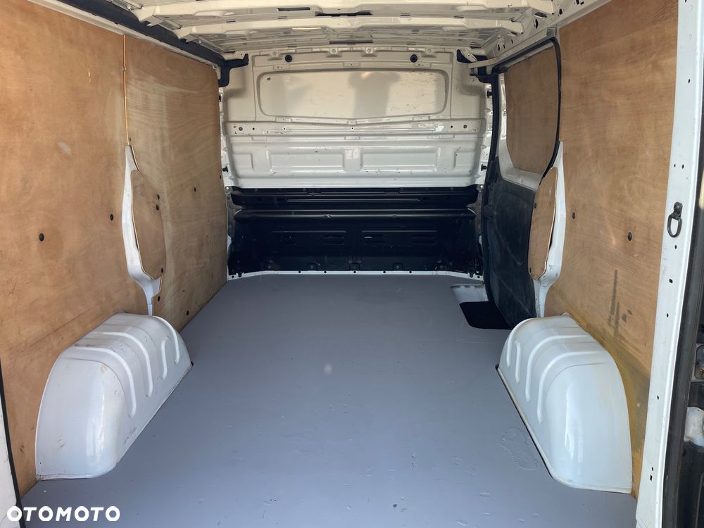Opel VIVARO - 11