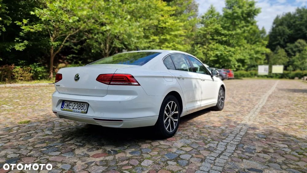 Volkswagen Passat - 8