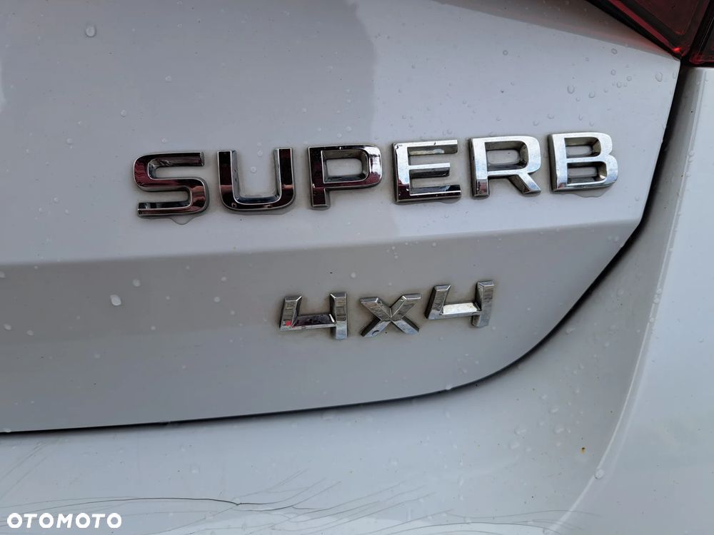 Skoda Superb 2.0 TDI 4x4 L&K DSG - 11