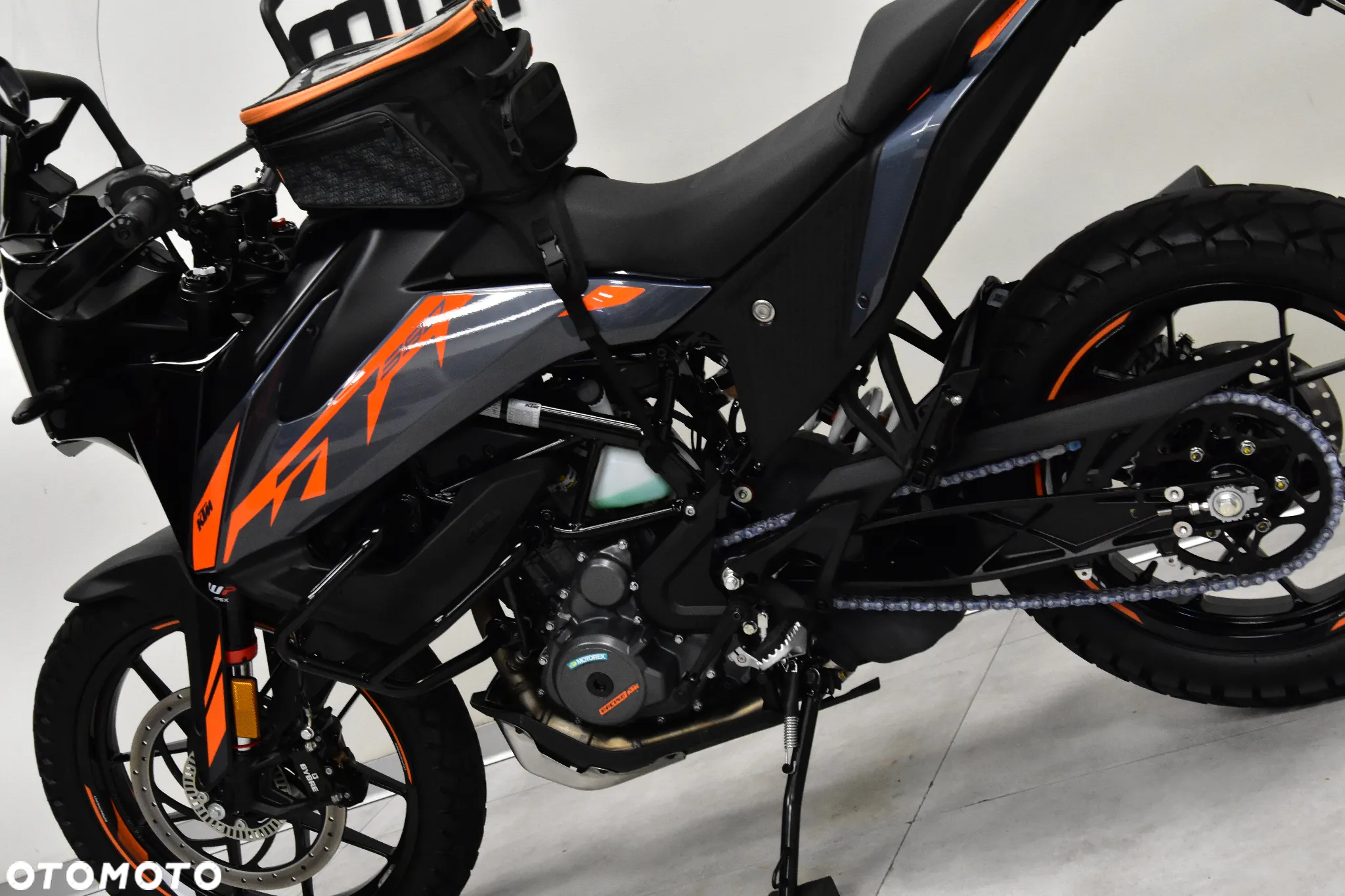 KTM Adventure - 12