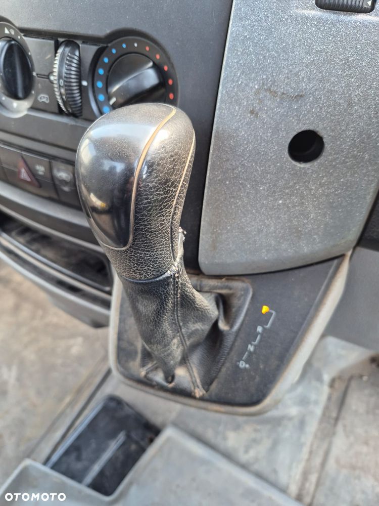 Mercedes-Benz Sprinter - 6