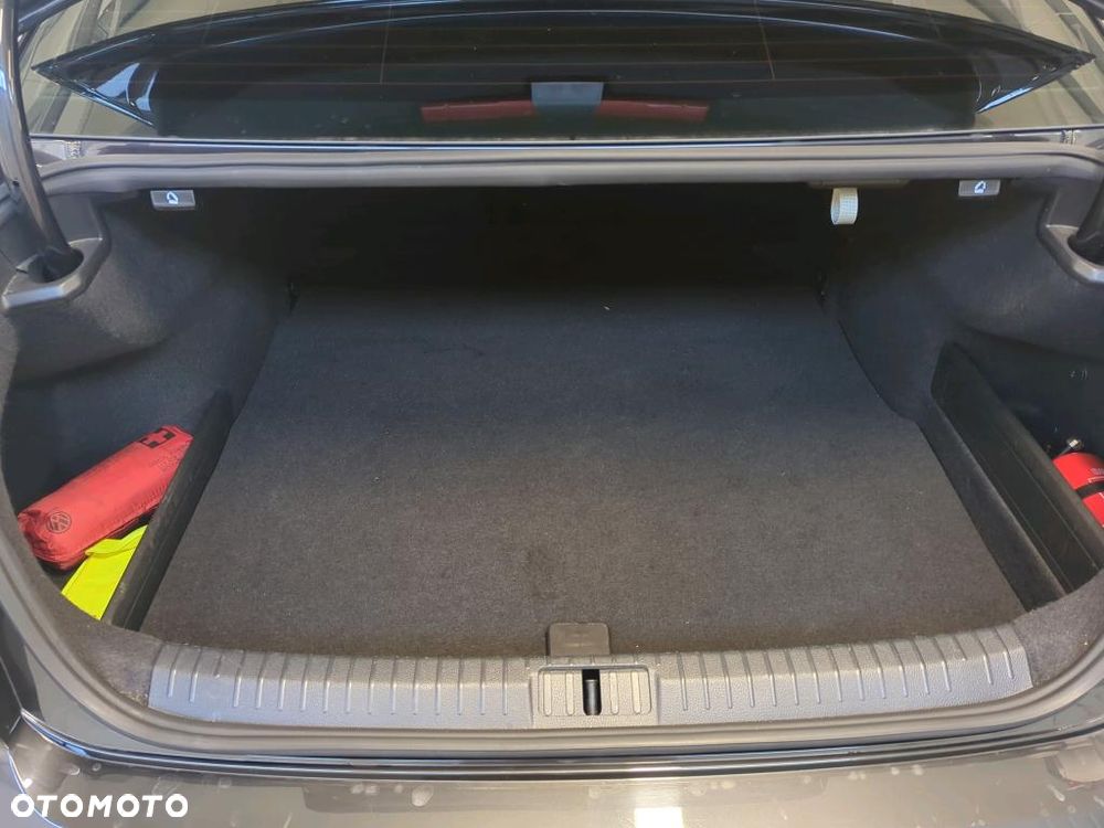 Volkswagen Passat 1.5 TSI EVO Business - 19