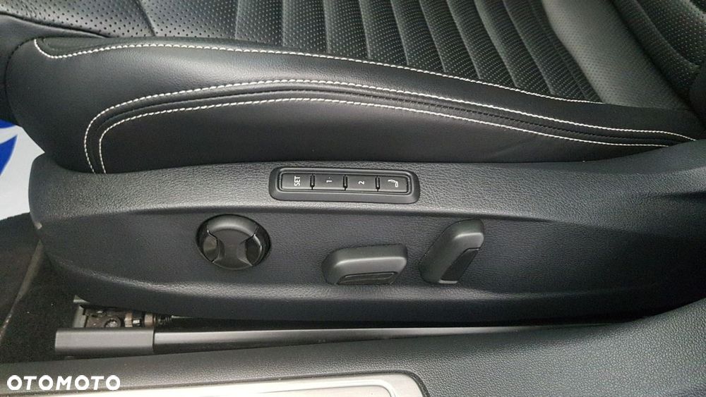 Volkswagen Passat - 27