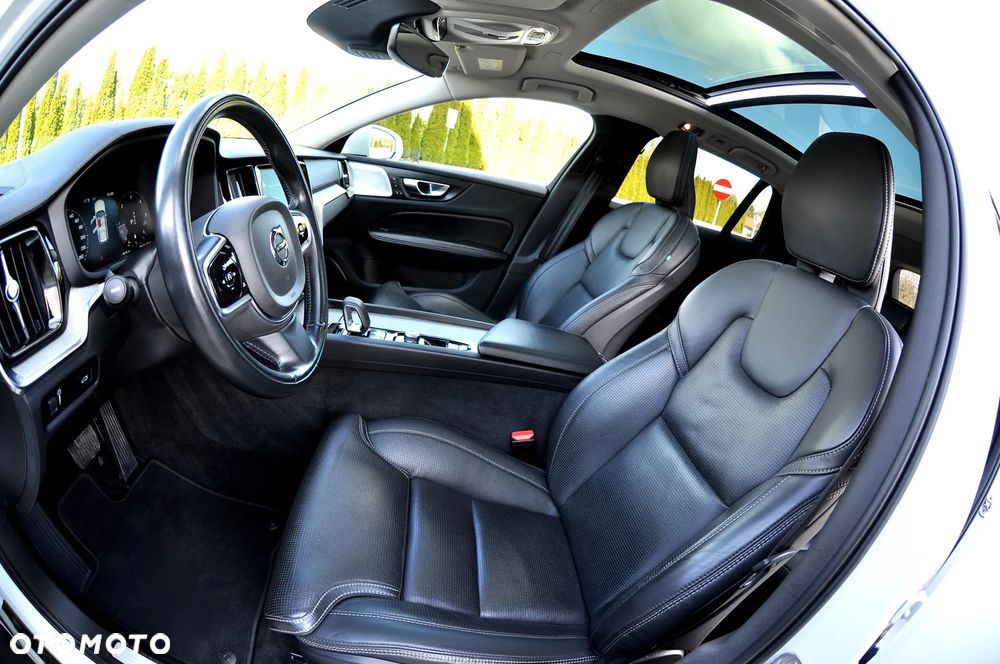 Volvo V60 Cross Country B4 D AWD Plus - 26